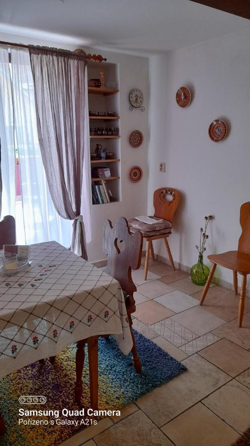 Atelier Spojovaci Apartment Cesky Krumlov Luaran gambar